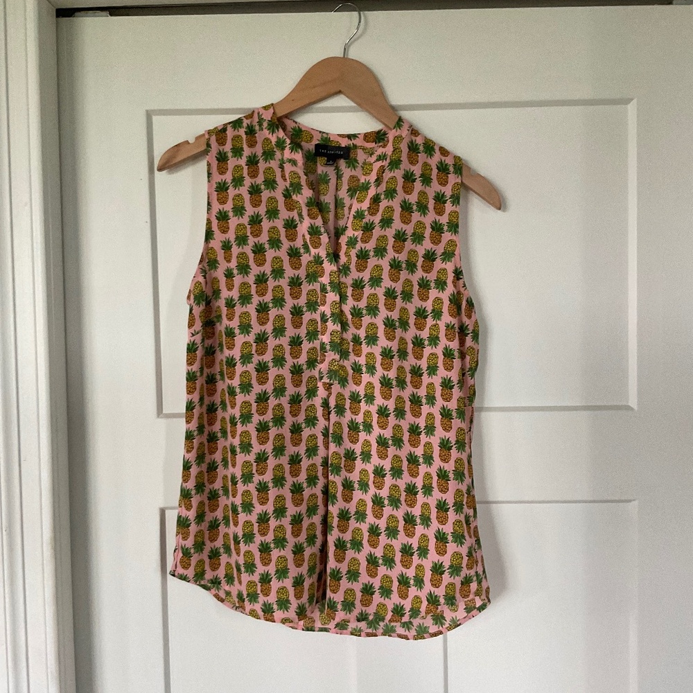 The Limited Women's Sleeveless Pink Pineapple Print V-Neck Blouse Size S